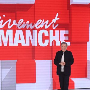 L'émission de Michel Drucker met à l'honneur la star canadienne

Exclusif - Michel Drucker - Enregistrement de l'émission "Vivement dimanche" spécial Céline Dion au studio Rive gauche, présentée par Michel Drucker. Diffusion sur France 3 le 6 septembre 2026.
© Guillaume Gaffiot/Bestimage