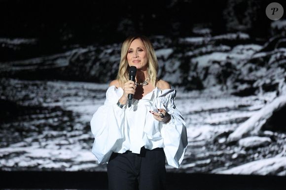 Exclusif - Lara Fabian lors surprises lors de l'enregistrement de l'émission "La chanson secrète N°14", présentée par N.Aliagas et diffusée le 26 décembre sur TF1, consacrée à Nikos Aliagas à Paris le 10 Décembre 2025