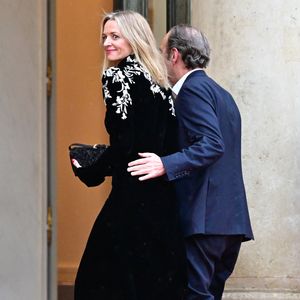 Depuis 2012, cela n'était pas arrivé mais ce jour-là un président brésilien a bien réalisé sa première visite d'État en France. 

Xavier Niel, Pdg de Iliad et sa compagne Delphine Arnault , directrice de la maison Dior - Arrivées des personnalités au dîner d’État en l’honneur du président brésilien et de sa femme au palais présidentiel de l’Élysée à Paris le 5 juin 2025.

© Christian Liewig / Bestimage
