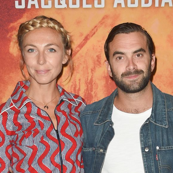 Amélie Etasse et un ami - Avant-première du film "Les frères sisters" au cinéma l'UGC Normandie à Paris. © Coadic Guirec/Bestimage