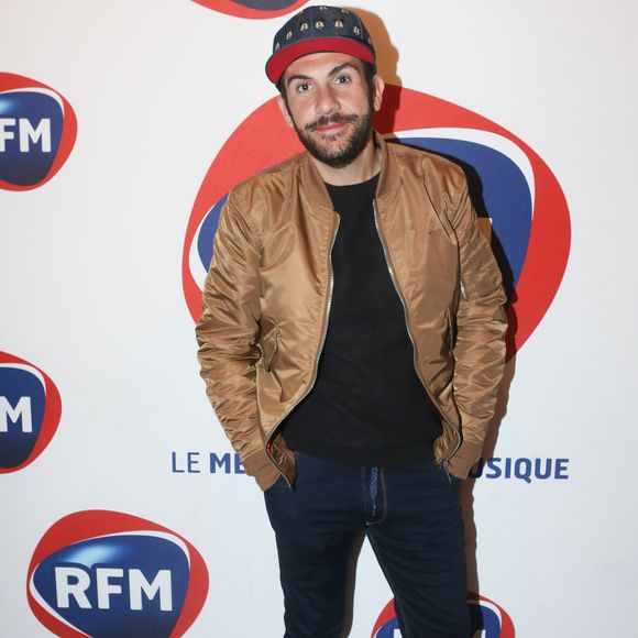 Laurent Ournac co-animateur dans les studios de RFM à Paris le 15 avri 2016. © CVS/Bestimage