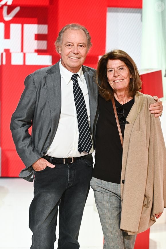 Exclusif - Michel Leeb et sa femme Beatrice Leeb - Enregistrement de l'émission "Vivement Dimanche" au Studio Gabriel à Paris, présentée par M.Drucker et diffusée le 5 octobre sur France 3
© Guillaume Gaffiot / Bestimage