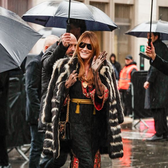Carla Bruni Sarkozy - Arrivées au défilé Vertigeneux, the Valentino au palais Brongniart Collection Haute Couture Printemps/Eté 2025 lors de la Fashion Week de Paris (PFW), France, le 29 janvier 2025. © Christophe Clovis/Bestimage