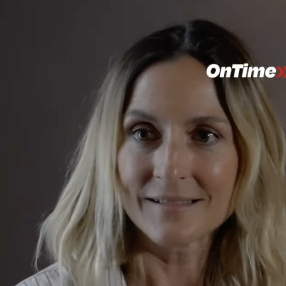 Elle a même précisé s'être "endormie au milieu d'une phrase" pas plus tard que la nuit précédente, alors qu'elle était en "after tisane très rock" avec des amies, parmi lesquelles l'humoriste Marie Papillon. 

Camille Chamoux dans Ontimeofficiel