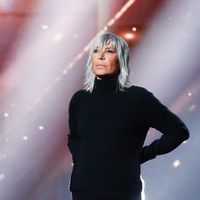 Zazie annonce le départ de son père Hervé Truchis de Varennes, il était issu d'une grande famille de la noblesse française et architecte