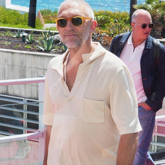 Vincent Cassel - L'équipe du film "The Shrouds" ("Les Linceuls" / Compétition) arrive au photocall lors du 77ème Festival International du Film de Cannes (14-25 mai 2024), le 21 mai 2024.