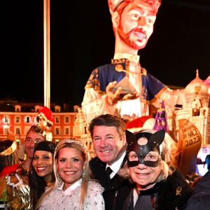 Exclusif - Christian Estrosi, Laura Tenoudji Estrosi, sa mère et Myriam Seurat - Laura Tenoudji Estrosi avec son mari Christian Estrosi, le maire de Nice, et ses enfants Milan et Bianca, ont participé à un corso carnavalesque du 150eme Carnaval de Nice entourés par des proches et des amis, le 18 février 2023. © Bruno Bebert/Bestimage