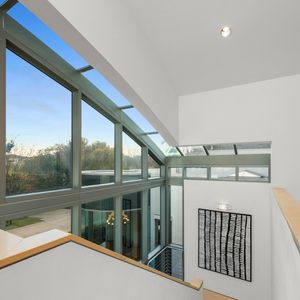 Exclusif - La nouvelle villa de Kanye West à Beverly Hills. Kanye a finalisé l'achat hors marché pour 35 millions de dollars. La propriété de style méditerranéen comprend environ 1900 m2 d'espace habitable, des jardins privés et des vues panoramiques sur la ville. Los Angeles, le 15 décembre 2024.