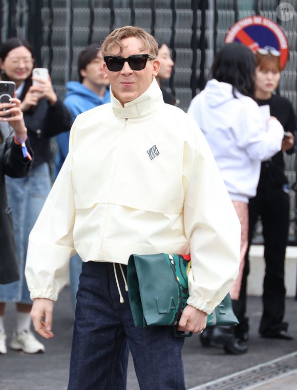 Eddy de Pretto au défilé Lacoste "Collection Prêt-à-Porter Automne/Hiver 2025-2026" lors de la Fashion Week de Paris (PFW), le 9 mars 2025

© Denis Guignebourg / Bestimage