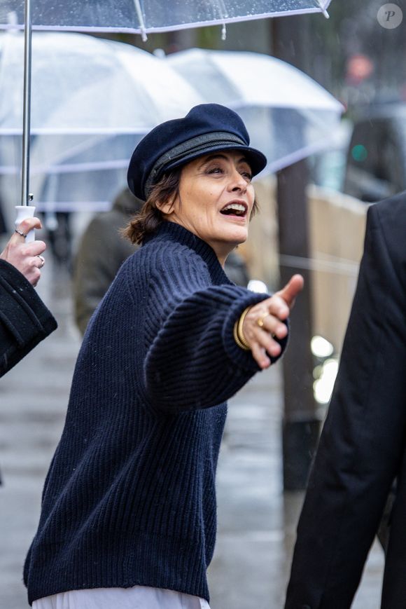 Inès de La Fressange - Sorties du premier défilé Chanel "Collection Haute Couture Printemps/Eté 2026" lors de la Fashion Week de Paris (PFW) au Grand Palais, à Paris, France, le 27 janvier 2026. © Florian Lavielle/Bestimage