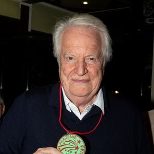 Il confie que leurs carrières, très prenantes, ont rendu leur relation difficile à vivre.

André Dussollier lors de la cérémonie d'intronisation de A.Dussollier et C.Frot à l'académie Alphonse Allais au cabaret La Crémaillère 1900 à Paris le 26 janvier 2026

© Tiphaine Praud-Lebely / Bestimage