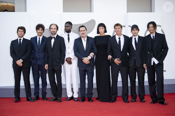 Hugo Selignac, Louis Garrel, Thomas Bangalter, Stephane Bak, Gilles Lellouche, Adele Exarchopoulos, Cedric Jimenez, Olivier Demangel, Lala &ce lors de la cérémonie de clôture du 82ème Festival International du Film de Venise (La Mostra), Italie, le 6 septembre 2025. © SGP/Bestimage