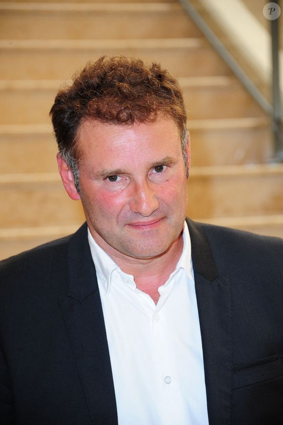 Août 1995. Pierre Sled est sur le point de rejoindre France 2 pour animer "Stade 2". Une arrivée qu'il a gardée secrète auprès de tous. 

Pierre Sled lors de la conférence de presse annuelle de France 3 à l'occasion de la rentrée 2011/2012, au Press Club de France à Paris, France, le 12 septembre 2011. Photo Nicolas Briquet/ABACAPRESS.COM