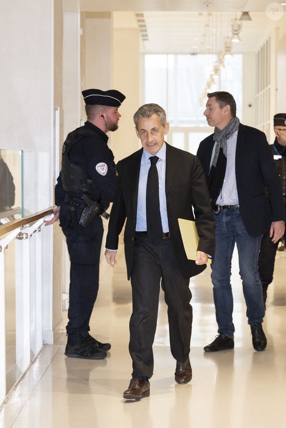 Info - Nicolas Sarkozy doit se faire poser ce vendredi le bracelet électronique auquel il a été condamné dans l'affaire dite des écoutes - L'ancien président français Nicolas Sarkozy (qui vient de fêter ses 70 ans hier le 28 janvier) - N.Sarkozy et 11 autres prévenus arrivent au tribunal de Paris pour leur procès pour des accusations de financement illégal de la campagne présidentielle victorieuse de 2007 par le dictateur M.Kadhafi, le 29 janvier 2025. © Pierre Perusseau/Bestimage