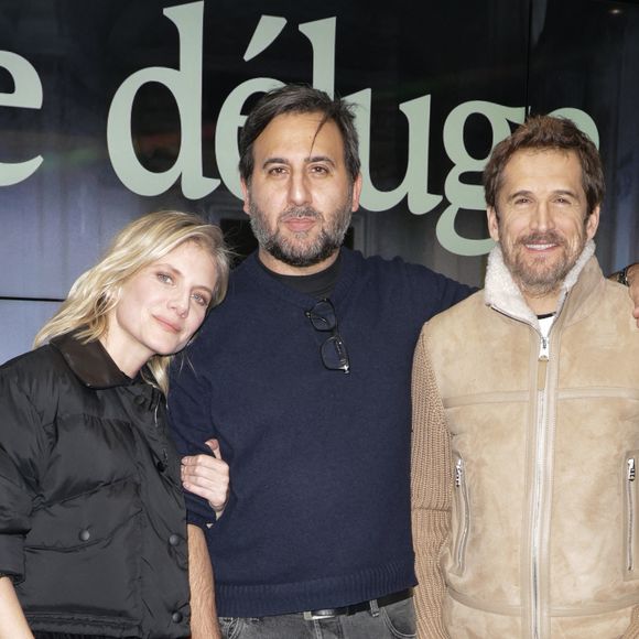 Voilà plusieurs années qu'elle ravit les cinéphiles en s'illustrant en tant qu'actrice et réalisatrice ! Le 25 décembre prochain, ils pourront d'ailleurs la retrouver dans le film "Le Deluge" de Gianluca Jodice, dans lequel elle incarne Marie-Antoine.

Exclusif - Mélanie Laurent, Gianluca Jodice et Guillaume Canet - Avant-première du film "Le Deluge" au cinéma UGC Ciné Cité Les Halles à Paris le 10 décembre 2024. © Coadic Guirec/Bestimage