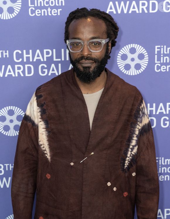 Pour l'heure, la cause de son décès n'a pas été révélée bien que la piste criminelle ne serait pas envisagée par les enquêteurs. John Forté était âgé de 50 ans.

John Forte au photocall de la soirée des "48ème Chaplin Awards" à New York, le 24 avril 2023.
| Photocall de la soirée des "48ème Chaplin Awards" à New York