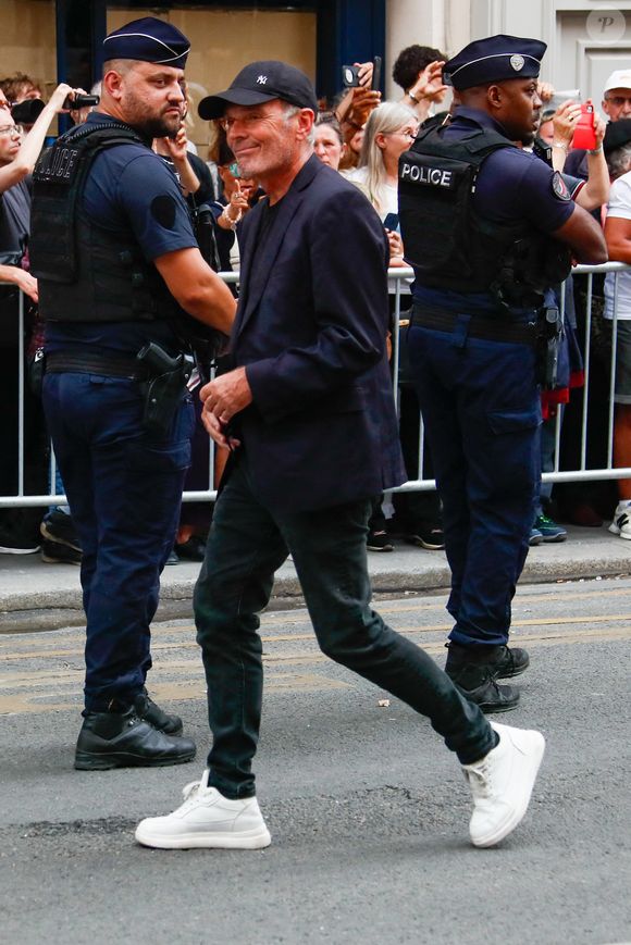 Laurent Baffie - Sorties des obsèques de Thierry Ardisson en l'église Saint-Roch de Paris, France, le 17 juillet 2025. © Clovis-Jacovides/Bestimage