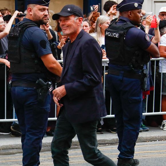 Laurent Baffie - Sorties des obsèques de Thierry Ardisson en l'église Saint-Roch de Paris, France, le 17 juillet 2025. © Clovis-Jacovides/Bestimage