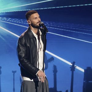 Originaire de Strasbourg et fervent supporter du club depuis sa plus tendre enfance, le mari de Christina Milian n'a pas hésité à relever ce défi XXL.

Exclusif - Matt Pokora, lors de l’enregistrement de l'émission "La fête de la chanson française - 20 ans d'émotions" présentée par L.Thilleman et A.Manoukian, et diffusée le 17 avril sur France 3 à Paris, France, le 9 décembre 2025. © Jack Tribeca/Bestimage