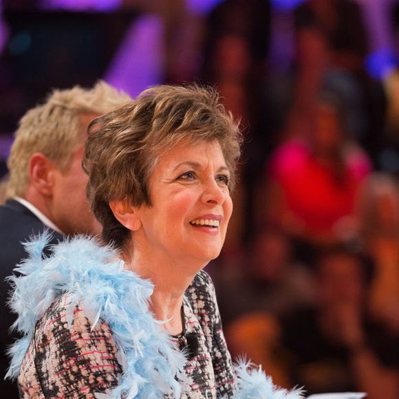 Elle s'en est allée au mois de janvier, emportée par la maladie à corps de Lewy, mélange de Parkinson et d'Alzheimer 
Exclusif - Catherine Laborde - 1000ème de l'émission "Touche pas à mon poste" (TPMP) en prime time sur C8 à Boulogne-Billancourt le 27 avril 2017. Agence / Bestimage