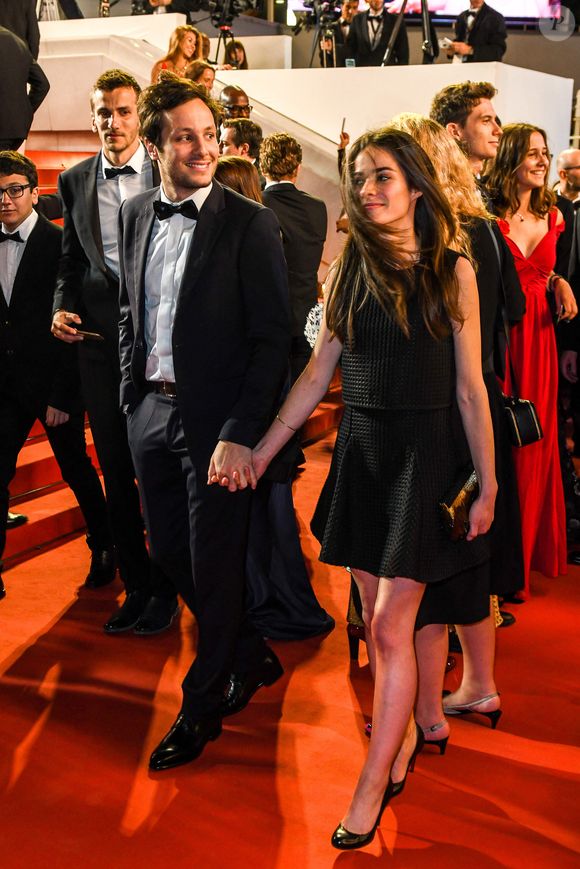 Ayant suivi les cours d'une école de mode, Vianny est passionné par le sujet.

La chanteuse française Vianney Bureau connue sous le nom de Vianney arrive, avec sa petite amie, à la projection de 'Happy End', lors du 70e Festival de Cannes, à Cannes, en France, le 22 mai 2017. Photo Ammar Abd Rabbo/ABACAPRESS.COM