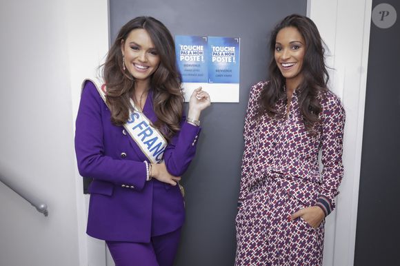 Exclusif - Diane Leyre (Miss France 2022), Cindy Fabre (Miss France 2005 et nouvelle directrice de Miss France) - Backstage de l'émission TPMP (Touche Pas à Mon Poste) présentée en direct par C.Hanouna et diffusée sur C8 - Paris le 19/09/2022 - © Jack Tribeca / Bestimage