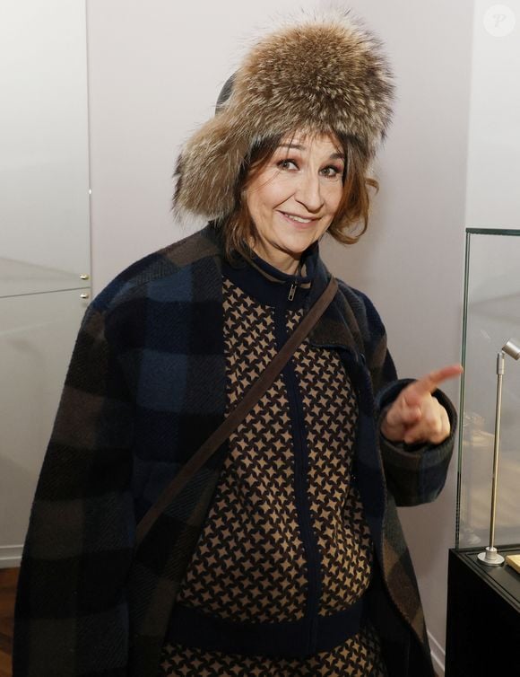On l'avait alors prise au sérieux et elle avait été admise

Valérie Lemercier - Vernissage de l'exposition "Liaisons dangereuses & Métamorphoses" du créateur Elie Top à l'occasion de ses 10 ans de création chez Christie's à Paris le 27 janvier 2025. © Denis Guignebourg/BestImage