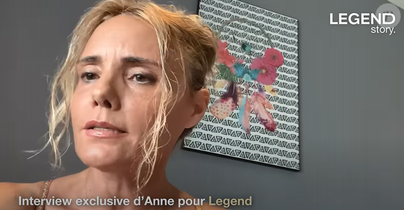 L'arnaqueur lui a extorqué 830.000 en se faisant passer pour Brad Pitt

Anne, arnaquée par un escroc qui s'est fait passer pour Brad Pitt, en colère suite aux violentes moqueries qu'elle subit. Youtube