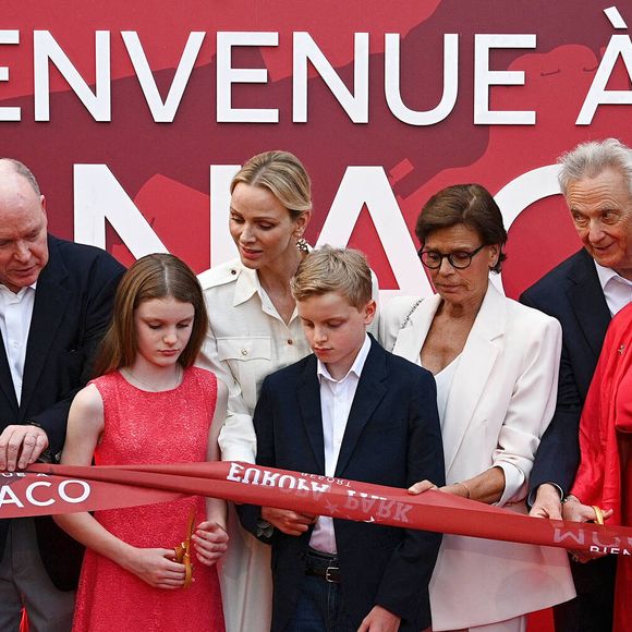 Le prince Albert II de Monaco, la princesse Charlène de Monaco, la princesse Gabriella de Monaco, comtesse de Carladès, et le prince Jacques de Monaco, marquis des Baux, assistent à l’inauguration de l’espace thématique consacré à la Principauté de Monaco à Europa-Park, à Rust, en Allemagne, le 29 juin 2026. © Dana Press/Bestimage