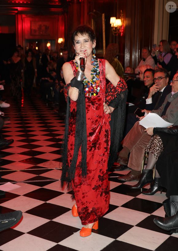 Exclusif - Caroline Loeb - Défilé rétrospectif Nathalie Garçon à l'occasion de ses 35 ans de sa marque lors d'une closing party à l'hôtel Raphael à Paris le 19 novembre 2024. © Coadic Guirec/Bestimage