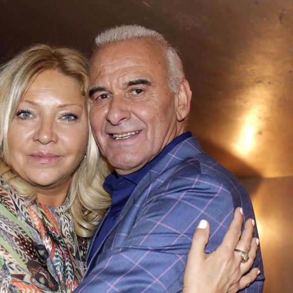 Michel Fugain avec sa femme Sanda lors de la soiree organisee pour Les 50 ans de carriere de Michel Fugain au Divan Du Monde in Paris, France, le 10 mai 2017. Photo VIM/ABACAPRESS.COM