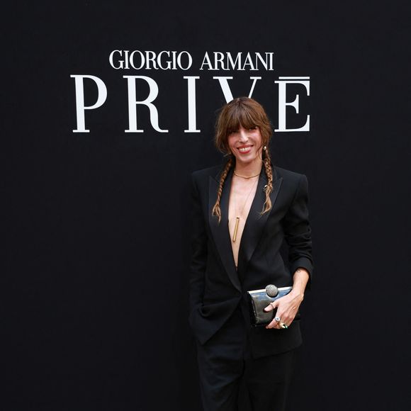 Lou Doillon au défilé Giorgio Armani Privé "Collection Haute Couture Automne/Hiver 2026-2027" lors de la Fashion Week de Paris, le 7 juillet 2026.

Florian Lavielle / Bestimage