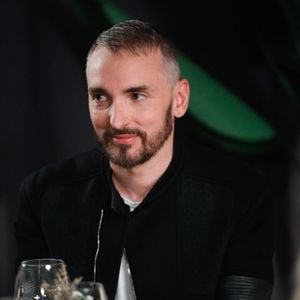 Selon lui, cette vie plus discrète lui permet de préserver son équilibre personnel et professionnel.

Christophe Willem - Tournage de l'émission "Panique au 31", scénarisée par A.Ducret et T.Villa, réalisée par G.Leforestier, diffusée le 30 décembre 2024 sur TF1.
© Christophe Clovis / Bestimage