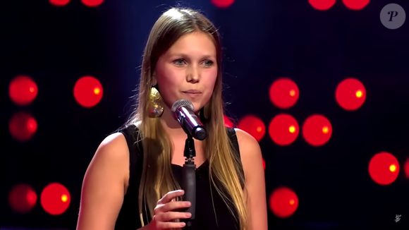 Après son passage télévisé, elle était devenue la chanteuse principale du groupe The Moores. 

Yana De Saedeleer lors de sa prestation dans The Voice van Vlaanderen, diffusée en 2016 sur VTM