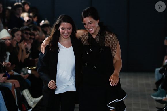 Alice Vaillant, Ashley Graham - Défilé de mode Femmes Printemps/Eté 2025 "Vaillant" (marque créée par Alice Vaillant, fille d'A. Roumanoff) à la poste du Louvre à Paris, France, le 24 septembre 2024. © Christophe Clovis / Bestimage