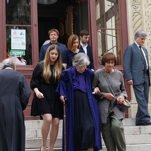 Exclusif - La petite nièce Liziko, Elisabeth Gagarine et sa soeur  Macha Meril aux obsèques de leur soeur la princesse Hélène Gagarine en la cathédrale Saint-Alexandre-Nevsky, à Paris, France, le 20 août 2025. © Denis Guignebourg/Bestimage