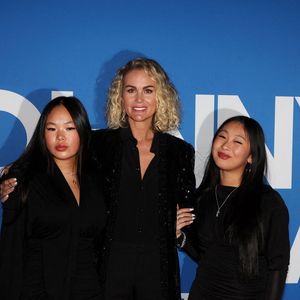 Mardi 7 janvier 2024, un terrible incendie s'est déclaré dans le très chic quartier de Pacific Palisades, niché au nord-ouest de la ville, dans les montagnes.

Laeticia Hallyday et ses filles Joy et Jade - Photocall du vernissage de l'exposition "Johnny Hallyday, l'exposition" au Palais des Expositions à Paris.
© Dominique Jacovides / Bestimage