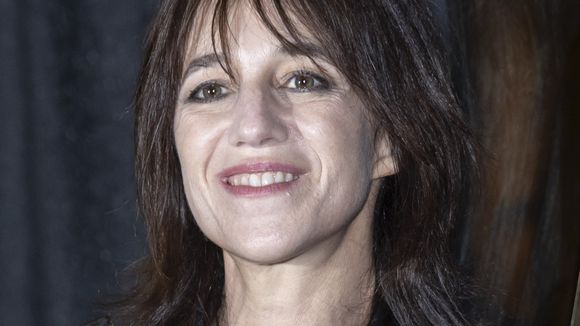 Charlotte Gainsbourg, maman débordée mais comblée : ses enfants lui mènent la vie dure, ce défi quotidien évoqué sans détour !