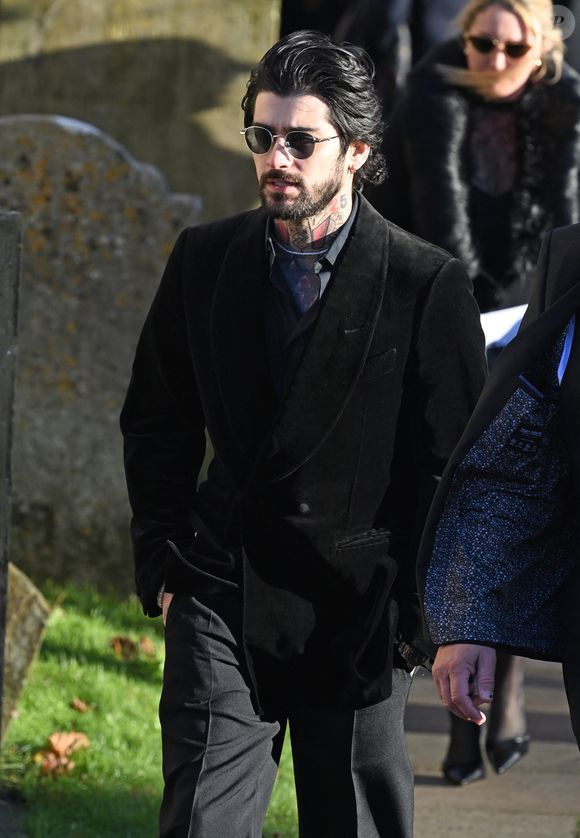 Zayn Malik - Funérailles de Liam Payne à l'église St Mary à Amersham, le 20 novembre 2024. L'ex-membre du groupe One Direction a chuté du troisième étage, le 16 octobre 2024, depuis le balcon de sa chambre d'hôtel à Buenos Aires (Argentine). Celle-ci a été retrouvé saccagée.
AGENCE / BESTIMAGE