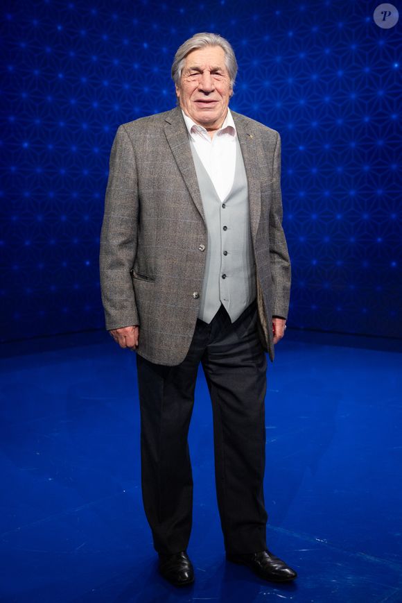 Exclusif - Jean-Pierre Castaldi en backstage de l'enregistrement de l'émission "La Boîte à secrets", présentée par F.Bollaert et diffusée le 9 janvier 2026 sur France 3, dans les studios du Lendit à Saint-Denis, France, le 2 décembre 2025. © Cyril Moreau/Bestimage