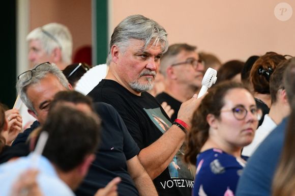 Si l'ancien ministre des Sports a refusé de lui faire un "mea culpa", estimant l'avoir poussé à se dépasser avec ses mots durs, 

Exclusif - David Douillet soutient sa femme Vanessa pour l'élection de Miss Pays de l’Ain à Saint Rambert en Bugey le 22 juin 2025.

© Romain Doucelin / Bestimage