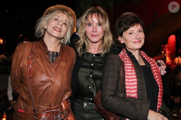 Nina Morato, Géraldine Danon, guest lors de la soirée de lancement du livre de Géraldine Danon “Best of Bretagne”  au Buddha Bar à Paris le 14 novembre 2025.

© Philippe Baldini / Bestimage