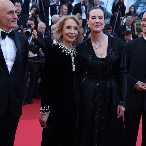 Marisa Berenson et Carole Bouquet assistent au tapis rouge de "The Mastermind" lors de la 78ème édition du Festival de Cannes au Palais des Festivals le 23 mai 2025 à Cannes, France. Photo de Jerome Domine/ABACAPRESS.COM