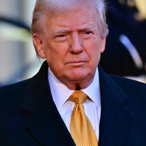 Le 47e président des Etats-Unis avaient lui aussi fait le déplacement

Le président français Emmanuel Macron recoit le président américain élu Donald Trump et le président ukrainien Volodymyr Zelenskiy au palais de l'Élysée après une réunion trilatérale dans le cadre des cérémonies de réouverture de la cathédrale Notre-Dame de Paris, cinq ans et demi après l'incendie, à Paris, France, le 7 décembre 2024. © Christian Liewig /Bestimage