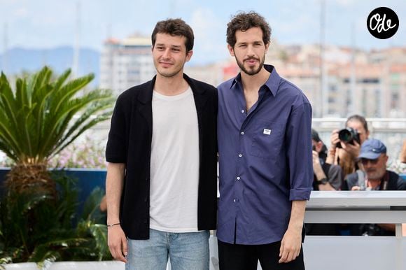 Giacomo Belmondo a rejoint son frère Victor Belmondo au photocall du film "Vivre, Mourir, Renaitre" lors du 77ème Festival International du Film de Cannes, le 23 mai 2024. 

© Jacovides-Moreau/Bestimage