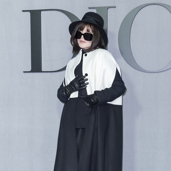 Isabelle Adjani au photocall du défilé Christian Dior Mode Féminine Prêt-À-Porter Automne/Hiver 2025-2026 lors de la Fashion Week de Paris (PFW), à Paris, France, le 4 mars 2025. © Olivier Borde/Bestimage