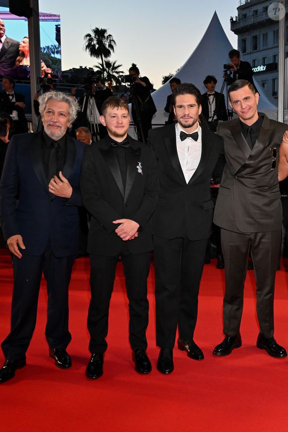 Alain Chabat, Anthony Bajon, François Civil, Raphaël Quenard - Descente des marches du film " L'amour ouf " lors du 77ème Festival International du Film de Cannes, au Palais des Festivals à Cannes. Le 23 mai 2024
© Bruno Bebert / Bestimage