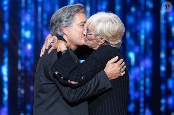 Exclusif - Monique (Femme de Frédéric François), Frédéric François pour les surprises de l'enregistrement de l'émission "La Boîte à secrets", présentée par F.Bollaert et diffusée le 16 janvier 2026 sur France 3, dans les studios du Lendit à Saint-Denis, France, le 16 décembre 2025. © Cyril Moreau/Bestimage