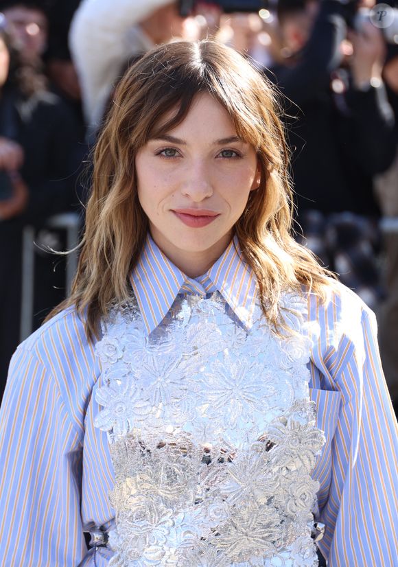 Marie Colomb aux arrivées au défilé Rabanne Mode Collection Prêt-à-Porter Automne/Hiver 2025-2026 lors de la Fashion Week de Paris (PFW) au siège de l'Unesco, à Paris, France, le 6 mars 2025. © Denis Guignebourg/Bestimage