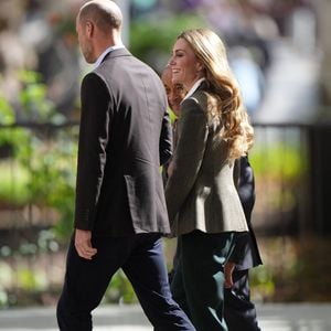 Le prince William, prince de Galles, et Catherine (Kate) Middleton, arborant des cheveux blonds, visitent les jardins, récemment transformés, du musée d'histoire naturelle à Londres, le 4 septembre 2025. (Julien Burton / Bestimage).